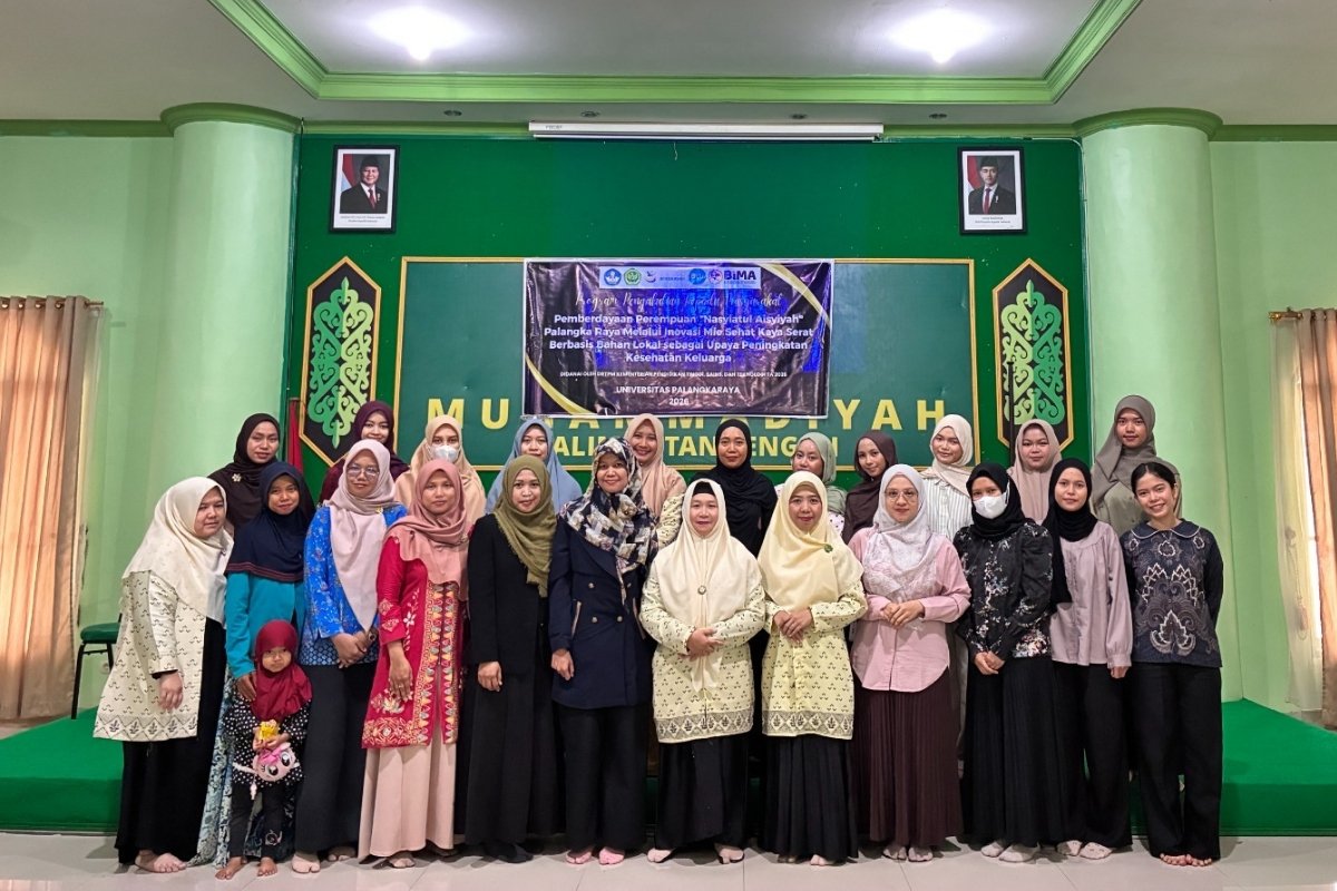 Nasyiatul Aisyiyah Pahandut Latih Kader Olah Ubi Jalar Ungu Jadi Mie